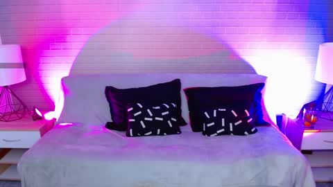 Makarena  online show from February 8, 2025, 2:16 pm