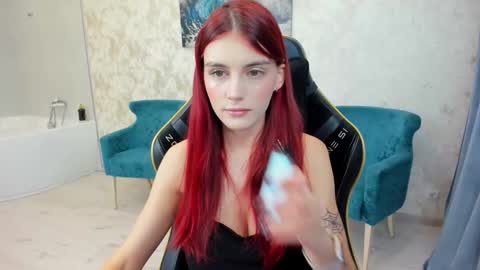 Chloe online show from November 28, 2025, 3:31 am