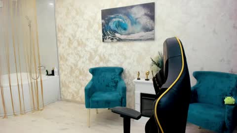 Chloe online show from May 22, 2026, 3:24 am