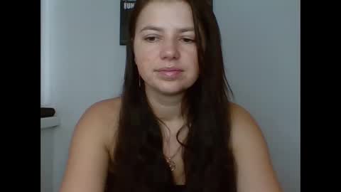 make_mesmile online show from October 20, 2025, 6:14 am