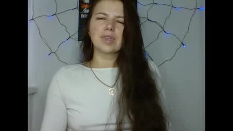 make_mesmile online show from November 5, 2025, 7:30 am