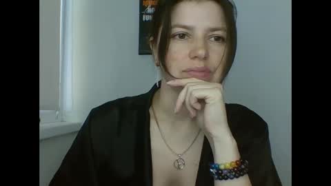 make_mesmile online show from May 8, 2026, 6:30 am