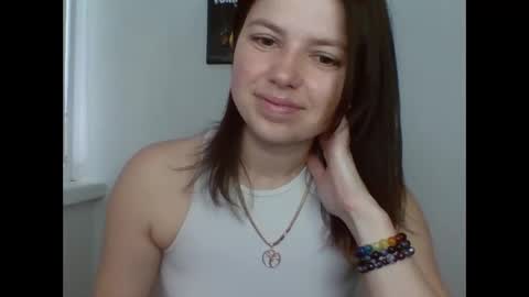 make_mesmile online show from May 14, 2026, 6:42 am