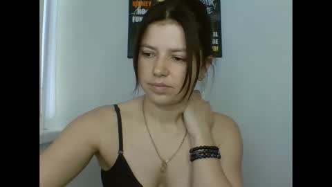 make_mesmile online show from May 16, 2026, 7:05 am