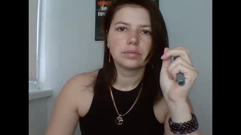 make_mesmile online show from May 18, 2026, 6:08 am
