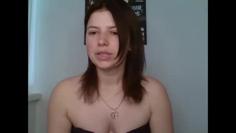 make_mesmile online show from May 20, 2026, 6:52 am