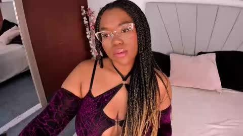 makena online show from September 26, 2025, 4:38 am