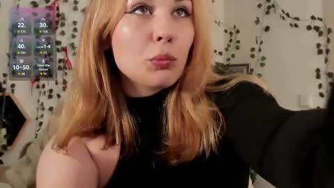 Snapshot of makima_lee chatting on June 18, 2026, 5:51 am Makima online show from June 18, 2026, 5:51 am
