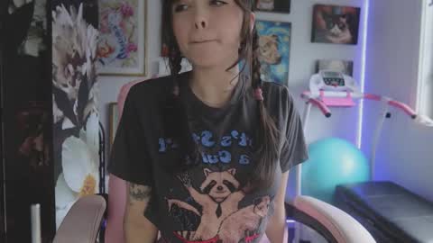 Snapshot of makiyahbelle2 chatting on January 19, 2026, 7:34 am MakiyahBelle online show from January 19, 2026, 7:34 am