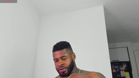 Snapshot of makonneen chatting on February 5, 2026, 4:17 am Makonnen online show from February 5, 2026, 4:17 am