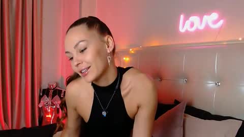 Snapshot of maksine chatting on February 7, 2026, 1:42 am Lia online show from February 7, 2026, 1:42 am