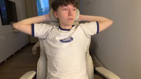 Snapshot of malcolm_yang chatting on October 25, 2025, 2:35 pm Tom and Mark 3 online show from October 25, 2025, 2:35 pm