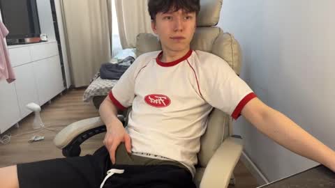 Snapshot of malcolm_yang chatting on October 29, 2025, 9:11 am Tom and Mark 3 online show from October 29, 2025, 9:11 am