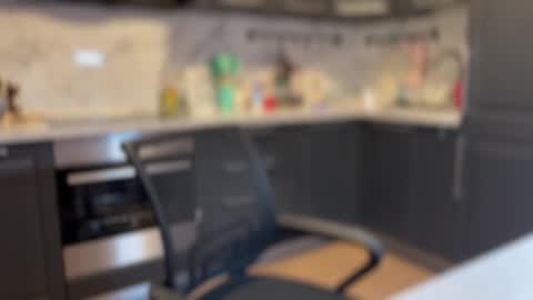 Snapshot of malcolm_yang chatting on November 3, 2025, 3:35 pm Tom and Mark 3 online show from November 3, 2025, 3:35 pm