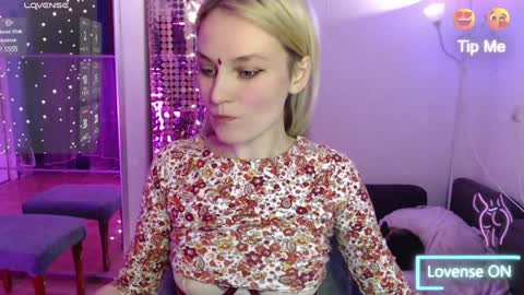 Snapshot of mali_sia chatting on December 6, 2024, 3:41 am Mischelle online show from December 6, 2024, 3:41 am