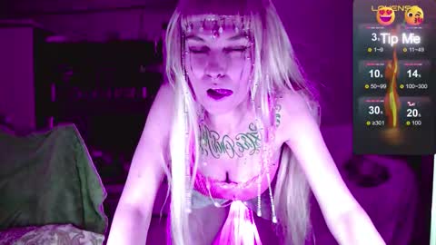 Mischelle online show from November 30, 2025, 1:53 am