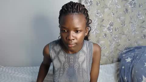 Snapshot of malia_latifa chatting on December 22, 2025, 12:02 pm lati online show from December 22, 2025, 12:02 pm