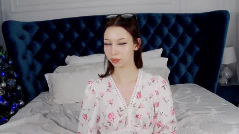 Snapshot of malialandre chatting on December 13, 2024, 10:41 am Malialandre online show from December 13, 2024, 10:41 am