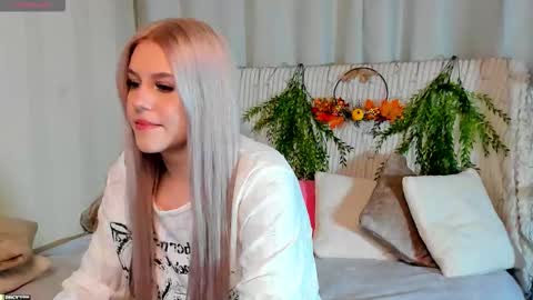 Snapshot of malisha_kiss chatting on October 29, 2025, 9:22 am Masha online show from October 29, 2025, 9:22 am