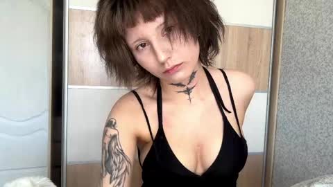 Eva online show from April 15, 2026, 9:05 am