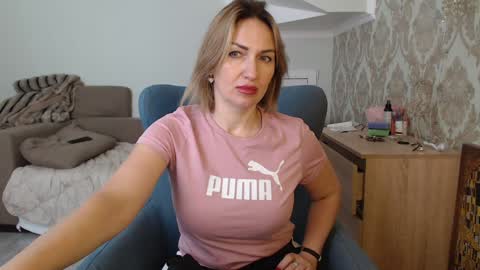 Snapshot of mallinia chatting on February 1, 2026, 12:37 pm mallinia online show from February 1, 2026, 12:37 pm