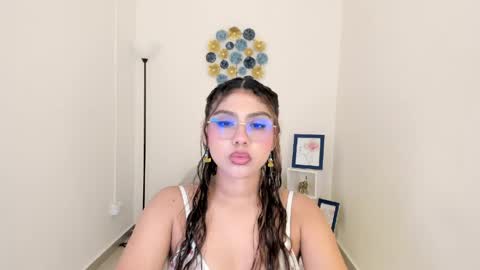 Snapshot of mallory_lee1 chatting on May 6, 2026, 11:59 am mallory online show from May 6, 2026, 11:59 am