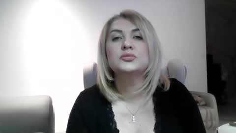 malorine online show from December 18, 2025, 5:08 pm