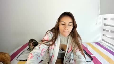 instagram  nueela   online show from November 9, 2025, 8:51 pm