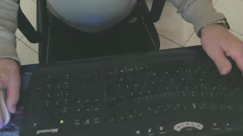 Snapshot of maly246 chatting on February 2, 2026, 8:02 am maly246 online show from February 2, 2026, 8:02 am