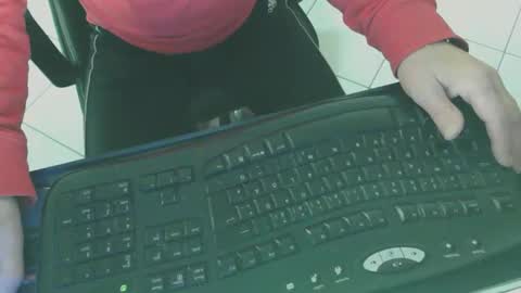 Snapshot of maly246 chatting on February 5, 2026, 9:03 am maly246 online show from February 5, 2026, 9:03 am