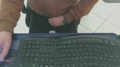 Snapshot of maly246 chatting on February 10, 2026, 8:29 am maly246 online show from February 10, 2026, 8:29 am