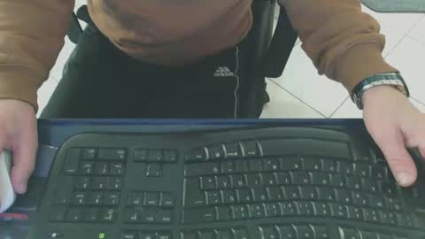 Snapshot of maly246 chatting on February 11, 2026, 9:36 am maly246 online show from February 11, 2026, 9:36 am