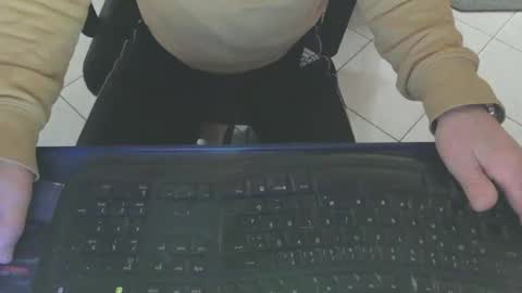 Snapshot of maly246 chatting on February 13, 2026, 9:05 am maly246 online show from February 13, 2026, 9:05 am