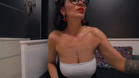 Snapshot of mamasitasexy79 chatting on March 15, 2026, 8:04 pm ioana love online show from March 15, 2026, 8:04 pm
