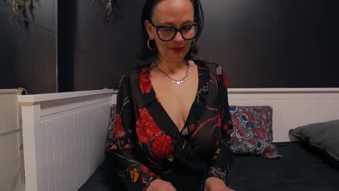 Snapshot of mamasitasexy79 chatting on March 22, 2026, 9:29 pm ioana love online show from March 22, 2026, 9:29 pm