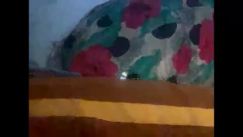 Snapshot of mamoubz chatting on October 12, 2025, 3:27 am Clone online show from October 12, 2025, 3:27 am