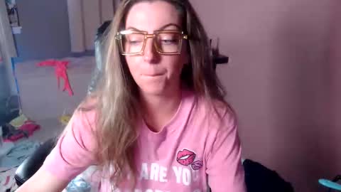 Snapshot of mandybabyxxx chatting on January 7, 2026, 12:35 am MandyBabyXXX online show from January 7, 2026, 12:35 am