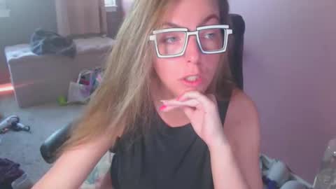 Snapshot of mandybabyxxx chatting on March 31, 2026, 6:30 pm MandyBabyXXX online show from March 31, 2026, 6:30 pm
