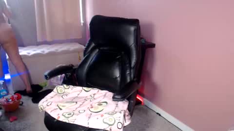 Snapshot of mandybabyxxx chatting on April 13, 2026, 1:00 am MandyBabyXXX online show from April 13, 2026, 1:00 am