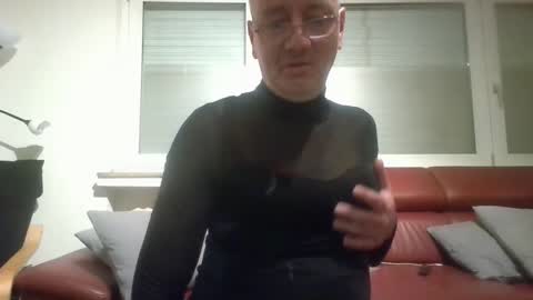Snapshot of mandywinger chatting on March 3, 2025, 9:44 am mandywinger online show from March 3, 2025, 9:44 am