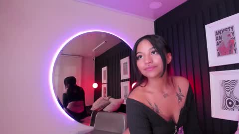 manelyk_evanss online show from March 24, 2026, 6:24 pm