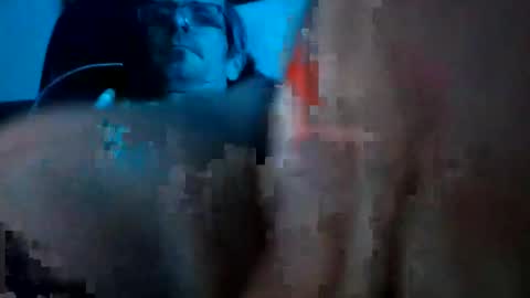 Snapshot of maniak_paraphiliacz chatting on December 21, 2025, 10:33 am Jan and Man online show from December 21, 2025, 10:33 am