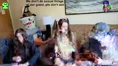 Snapshot of manicpixiedreamfrog chatting on June 14, 2026, 3:47 pm manicpixiedreamfrog online show from June 14, 2026, 3:47 pm