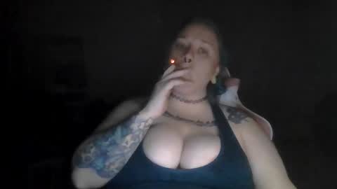 Snapshot of manicpixiepop chatting on November 19, 2025, 12:10 am ManicPixiePop online show from November 19, 2025, 12:10 am