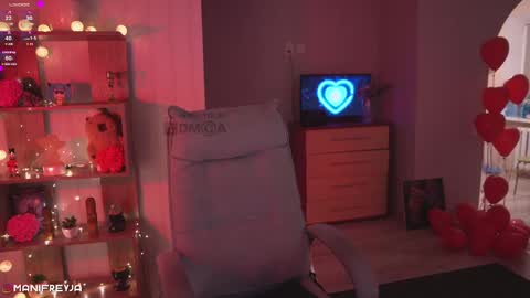 Amelie online show from March 4, 2025, 10:49 pm