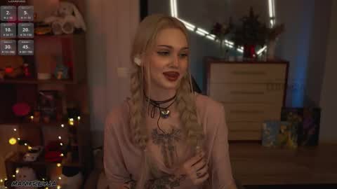 Snapshot of manifreyja chatting on February 9, 2026, 10:25 pm Amelie online show from February 9, 2026, 10:25 pm