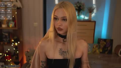 Snapshot of manifreyja chatting on April 8, 2026, 6:08 pm Amelie online show from April 8, 2026, 6:08 pm