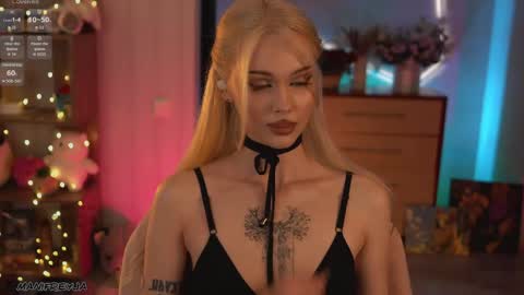 Snapshot of manifreyja chatting on April 29, 2026, 5:41 pm Amelie online show from April 29, 2026, 5:41 pm