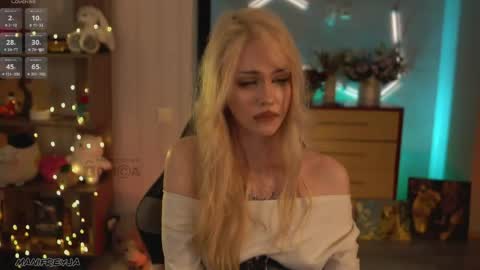 Snapshot of manifreyja chatting on April 30, 2026, 8:57 pm Amelie online show from April 30, 2026, 8:57 pm