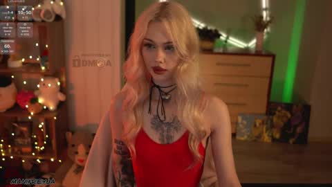 Snapshot of manifreyja chatting on May 18, 2026, 7:20 pm Amelie online show from May 18, 2026, 7:20 pm
